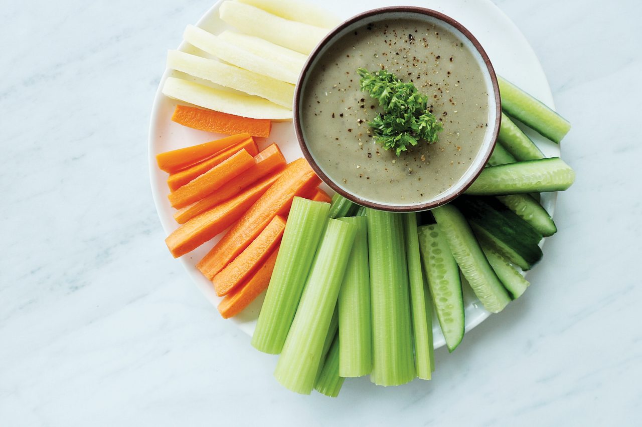 Garlicky Eggplant dip with Fresh Vegetables 